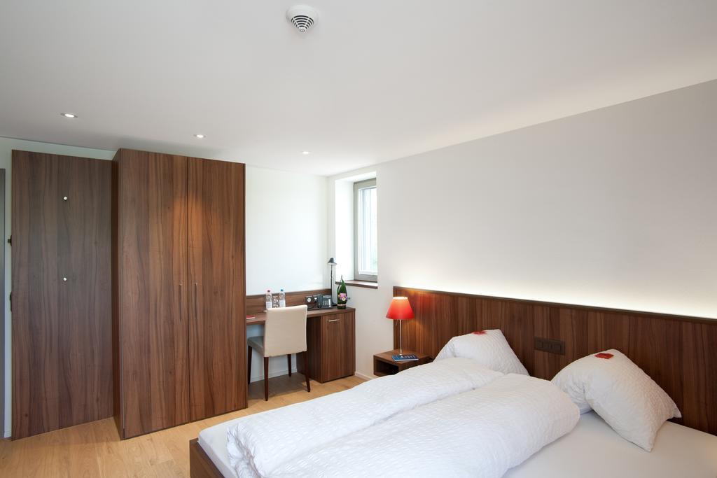 Seehotel Delphin Meisterschwanden Номер фото