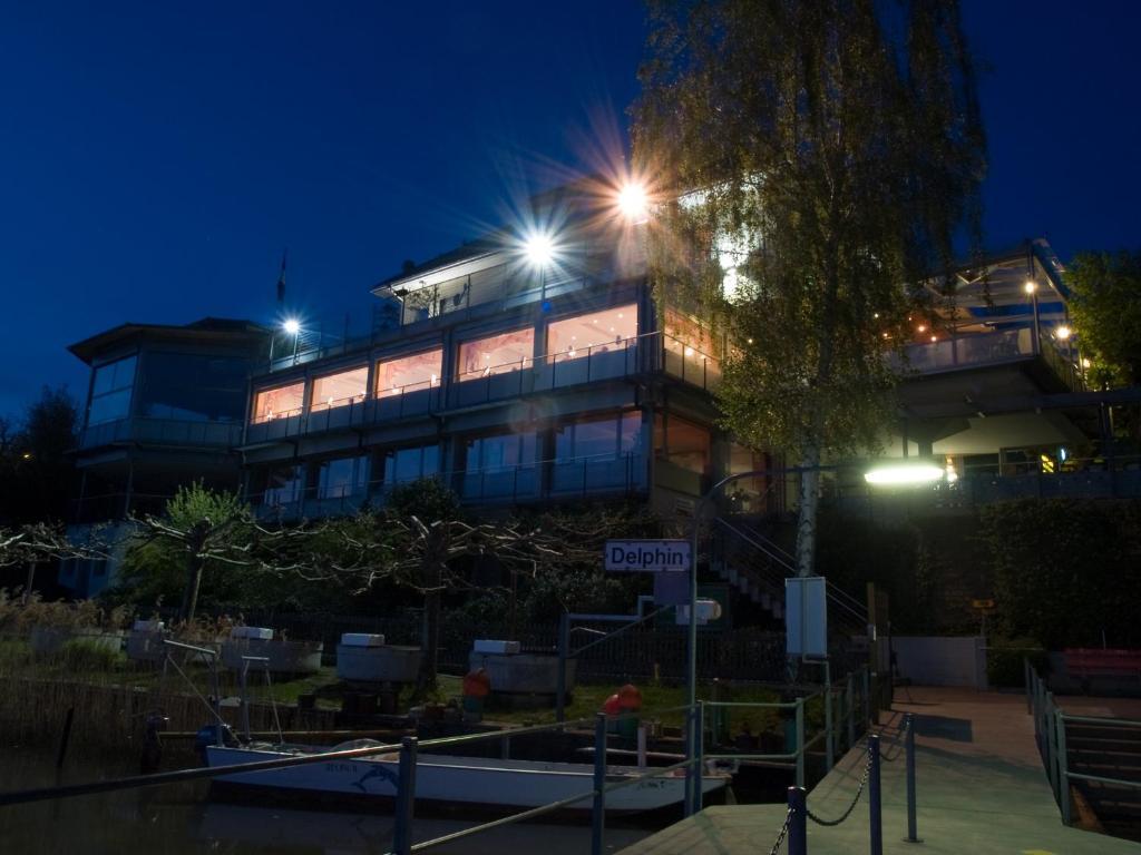 Seehotel Delphin Meisterschwanden Экстерьер фото